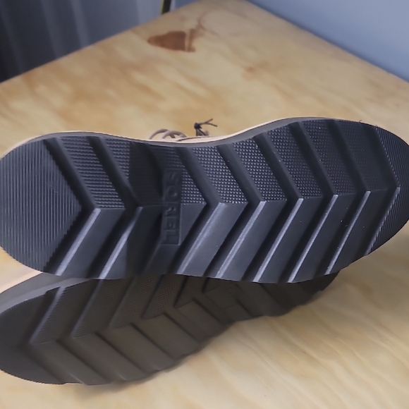 Sorel Hi-Line Lace Rock Style Beige Tan Waterproof Combat Boot - Picture 10 of 10